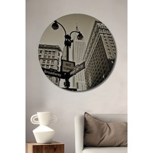 Teona Ahşap New York Ikonik Broadway West 34TH Sokak Siyah Beyaz Yağlı Boya Görünümlü Ahşap Dekoratif Tablo Yuvarlak Duvar Tablosu