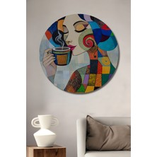 Teona Ahşap Soyut Kadın Kahve Keyfi Yağlı Boya Görünümlü Ahşap Dekoratif Tablo Yuvarlak Duvar Tablosu