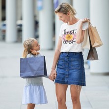 Tişört Kodu Best Mom Ever – Çiçek Detaylı Anne Tişörtü