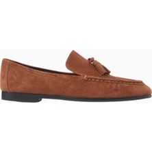 Black Suede Studio Finn Kahverengi Süet Slip-On Loafers, Püskül Detaylı Zarif Günlük Tasarım