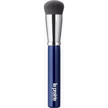 La Prairie Lüks Likit Fondöten Fırçası Kusursuz ve Pürüzsüz Ten Görünümü