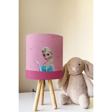 Talia Home Şeritli Elsalı Karlar Ülkesi Elsa Desenli Çocuk Odası Abajur Masa Lambası TLAB-097