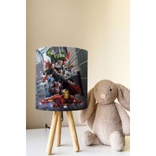Talia Home Marvel Süper Kahramanlar Desenli Çocuk Odası Abajur Masa Lambası TLAB-302