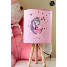 Talia Home Pembe Ay'da Oturan Kız Desenli Çocuk Odası Abajur Masa Lambası TLAB-280