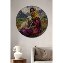 Teona Ahşap Kızıl Gelincik Tarlası Kucağında Kuzu Yağlı Boya Görünümlü Ahşap Tablo Yuvarlak Duvar Tablosu