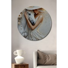 Teona Ahşap Beyaz At Ve Kadın Buluşması Yağlı Boya Görünümlü Modern Sanat Ahşap Dekoratif Tablo Yuvarlak Duvar Tablosu