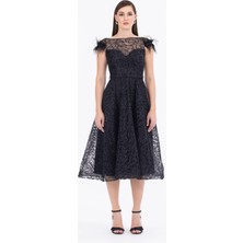 ILMIO Kayık Yaka Tül Detaylı Simli Abiye-Siyah