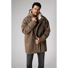 Standart Fit Normal Kesim Kapüşonlu Dik Yaka Yan Cepli Kaban