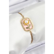 Shopwave 316L Çelik Zincir Pembe Mineli Sanatsal Portre Inci Detaylı Papatya Model Gold Renk Kadın Bileklik - TJ-BB7232