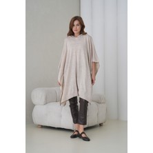 Mamayaga Kadın Tesettüre Uygun Yandan Bağlamalı Asimetrik Kesim Kapüşonlu Geniş Kalıp Panço Ceket