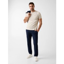 Guess Kısa Kollu Bisiklet Yaka Yeni Teknik Esnek Erkek Krem T-Shirt M6RI19KD202-G1I6