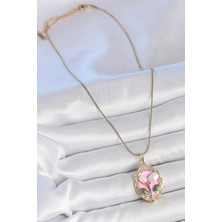 Shopwave 316L Çelik Gold Renk Zincir Pembe Mineli Incili Çiçek Işlemeli Portre Model Kadın Kolye - TJ-BKO10148