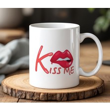 BB Design Kiss Me Tasarımlı Beyaz Seramik Baskılı Kupa Bardak 330 ml