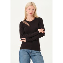 Kadın Siyah Bisiklet Yaka Tül Detaylı Slim Fit Bluz