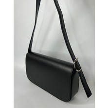 Özbu Kapaklı Baget Omuz Çanta