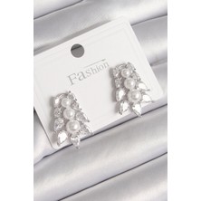 Skygo Pirinç Gümüş Renk Zirkon Taşlı Yaprak Model İnci Detay Kadın Küpe - TJ-BKP9799