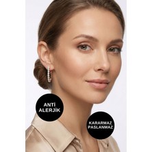 Kayoubi Kadın Antialerjik Kararmaz Suya Dayanıklı 8 Zirkon Taşlı Ince Uzun Gold Çelik Marka Küpe Modelleri