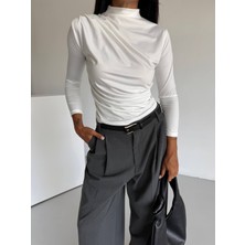 Cuyka Kadın Yarım Balıkçı Yaka Drapeli Uzun Kollu Sandy Kumaş Bluz