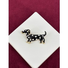 Calista Aksesuar Siyah Dalmaçyalı Köpek Figürlü Parlak Taş Tasmalı Gold Broş