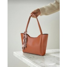 Kadın Fular Detay Büyük Boy Kol ve Omuz Çantası Taba