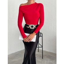 Qutta Kadın Kayık Yaka Omuz ve Yan Büzgülü Sandy Kumaş Uzun Kol Bluz