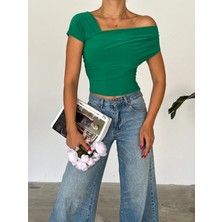 Qutta Kadın Asimetrik Düşük Omuz Kısa Kol Crop Bluz