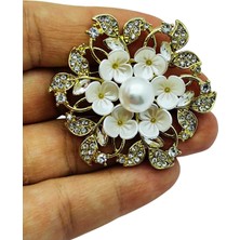 BB Bi Butik Shop Inci Detaylı Çiçek Broşu - Doğallığın ve Zarafetin Simgesi