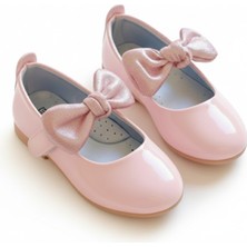 Kız Çocuk Beyaz Rugan Fiyonklu Kaydırmaz Taban Babet