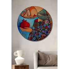 Teona Ahşap Kadın Nar Tutarken Yağlı Boya Görünümlü Modern Sanat Ahşap Dekoratif Tablo Yuvarlak Duvar Tablosu