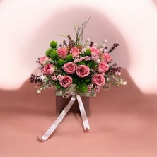 Sedosh Home Vision Pembe Gül Aranjmanı Krem Kutuda – Şık ve Zamansız Dekoratif Çiçek Tasarımı