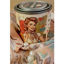 Time in a Tin Pera Kokusu Ipeksi Saten Fular – Retro Teneke Kutuda Yasemin Kokulu Hediye Seti