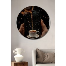 Teona Ahşap Altın Cezveden Dökülen Kahve Büyüsü Yağlı Boya Görünümlü Dekoratif Ahşap Tablo Yuvarlak Duvar Tablosu