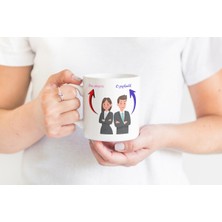 "kişiye Özel Isimli ve Çiçekli Baş Harf Tasarımlı Porselen Kupa"