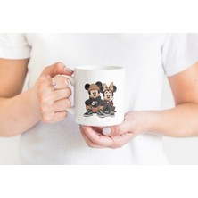 "kişiye Özel Isimli ve Çiçekli Baş Harf Tasarımlı Porselen Kupa"