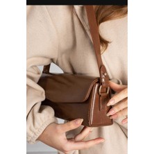 Zynp Kadın Rugan Baget Omuz Çantası