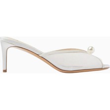 Black Suede Studio Sadie 65 Beyaz Tül-Deri Inci Detaylı, El Yapımı Zarif Mule Sandalet