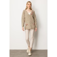 Mutlu Ertan Kadın Nakış Detaylı Triko Hırka Vizon 20221