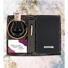 vegahediye v vega Kişiye Özel Hediye Seti: Siyah Defter, Gümüş Renk Roller Kalem, El Yapımı Fincan ve Kahve