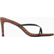 Black Suede Studio Gem 65 Leopar Nubuk Slip-On Mules, Yuvarlak Burunlu Logo Medalyon Detaylı Zarif Tasarım