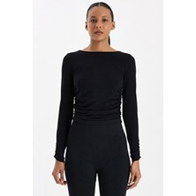 Kolları ve Yanları Büzgülü Uzun Kollu Spor Üst Siyah