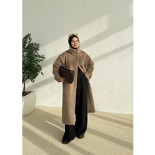 Moda Aksa Kemerli Dokulu Dik Yaka Kaban