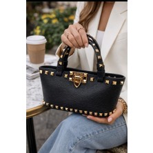 Zynp Kadın  Zımbalı Suni Deri Lüks Gold Zincirli Tokalı El ve Omuz Çantası