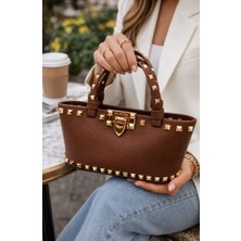 Zynp Kadın  Zımbalı Suni Deri Lüks Gold Zincirli Tokalı El ve Omuz Çantası