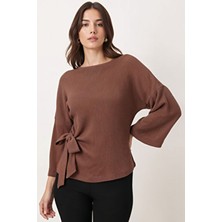 Armonika Kadın Açık Kahve Sıfır Yaka Yumuşak Dokulu Yarasa Kol Önden Bağlamalı Bluz ARM-26K001021