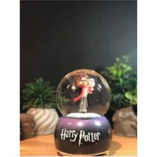 Lapidaria Harry Potter Temalı Işıklı Müzikli Püskürtmeli Kar Küresi Büyük Boy Çok Renkli