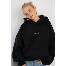 The Champ Clothing Kadın Oversize Sweatshirt Hoodie Chmp Studıos Siyah – Kapüşonlu, 3 Iplik Polar, Kanguru Cepli