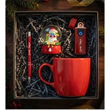 vegahediye v vega Kişiye Özel Kırmızı Dokunmatik USB Çakmak & Yılbaşı Kar Küresi & Kalem Hediye Seti