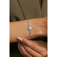 Roza Silver 925 Ayar Zirkon Taşlı Rodyum Yonca Detaylı Kar Tanesi Gümüş Bileklik