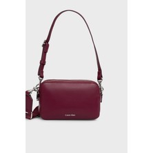 Calvin Klein Logolu Ayarlanabilir Askılı Çanta LV04F3165GZ1K Bayan Çanta LV04F3165G Z1K