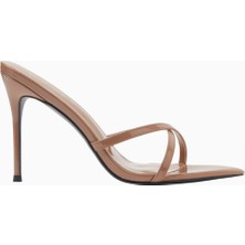 Donatella 100 Rugan Görünümlü Vegan Deri Ince Topuklu Kadın Sandalet, Şık ve Zarif